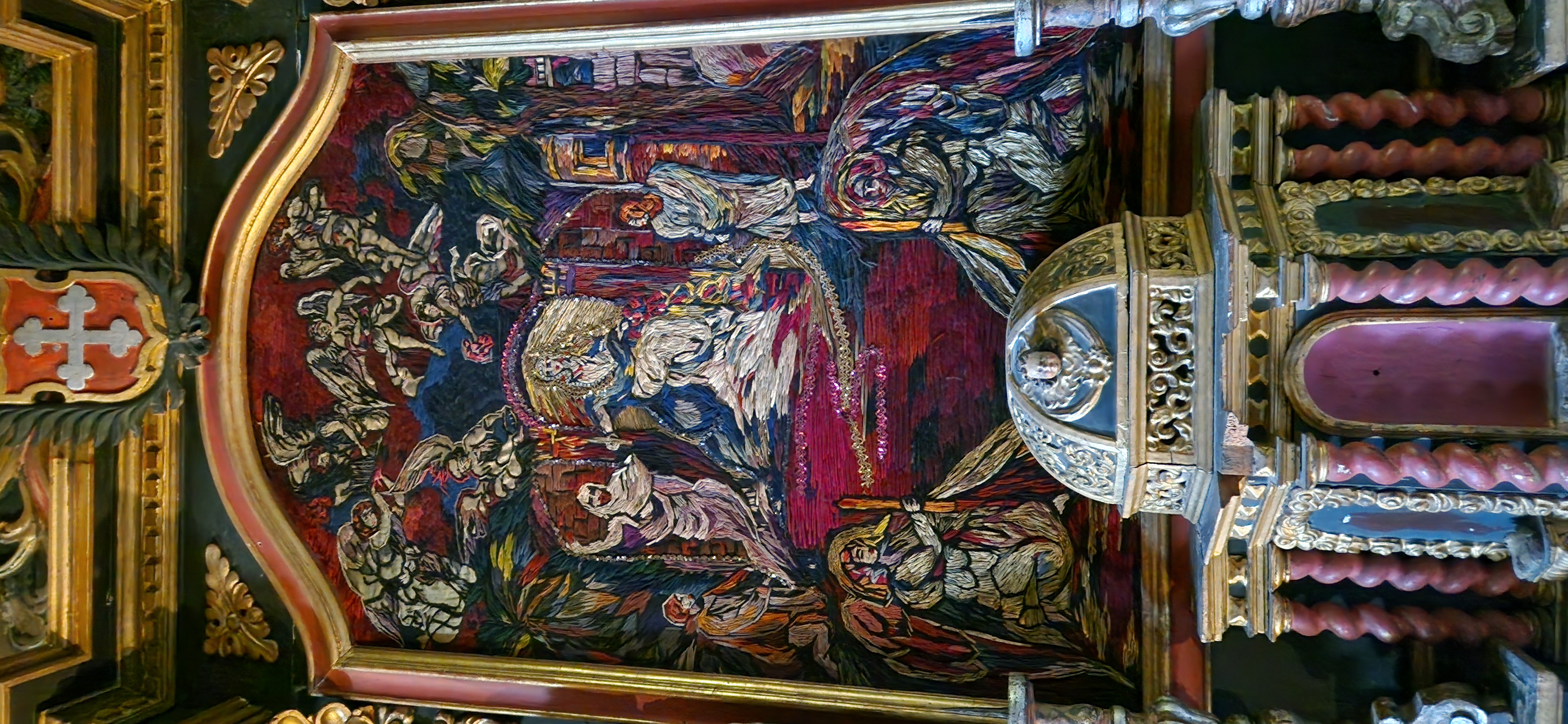 retable brodé Marguerite Naville